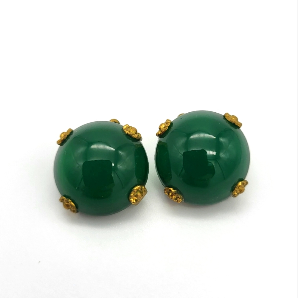 Elegant Green and Gold Classic Domed Cabachon Gripoix Stud Clip Earrings